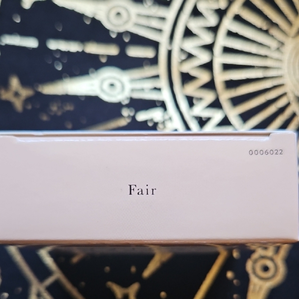 Laura Geller Color Correcting Foundation - Fair - Picture 2 of 4